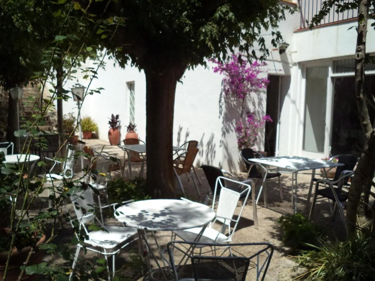Affittacamere Hotel Hostal Cruz Tossa de Mar Spagna