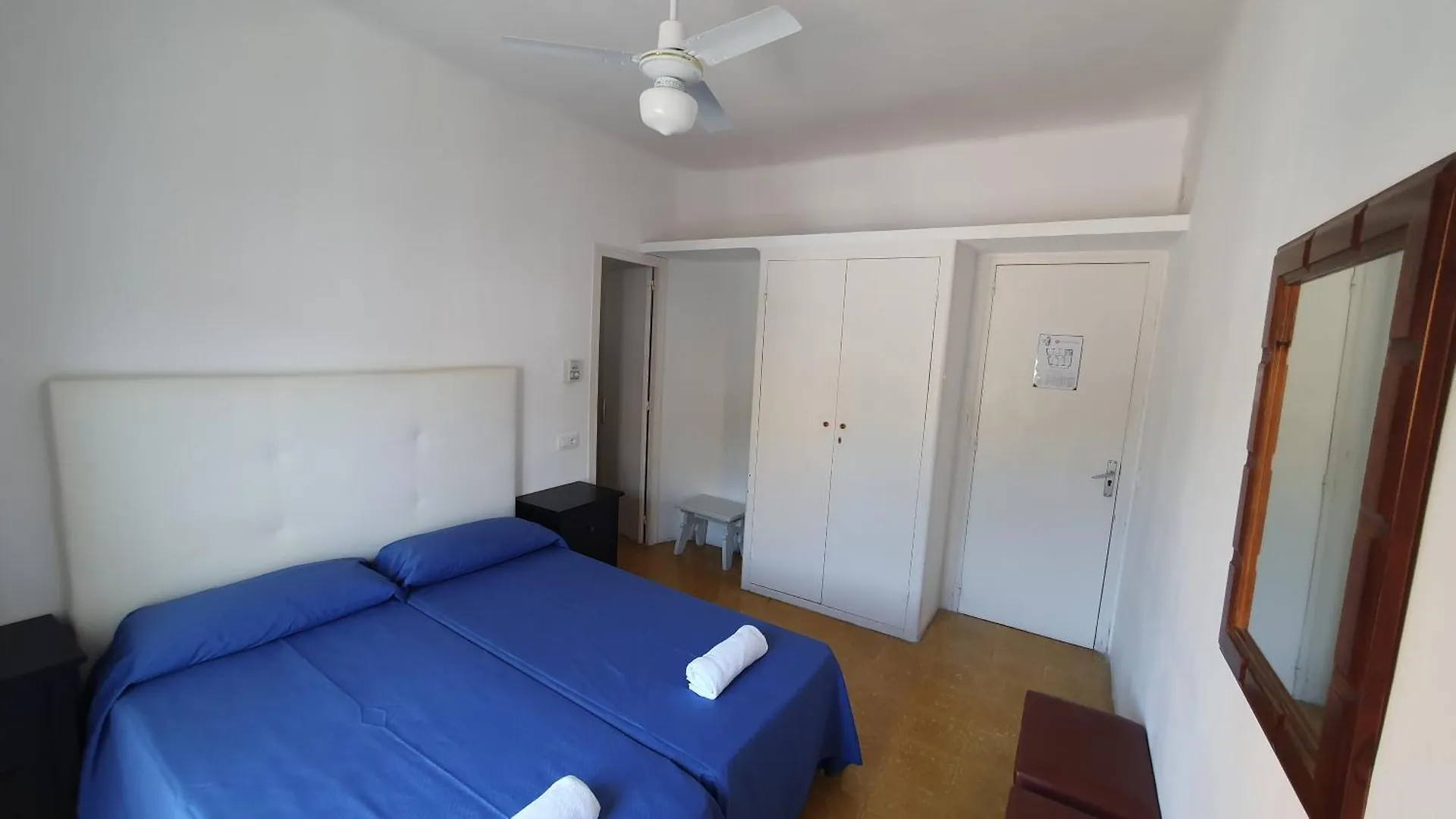 Affittacamere Hotel Hostal Cruz Tossa de Mar Spagna