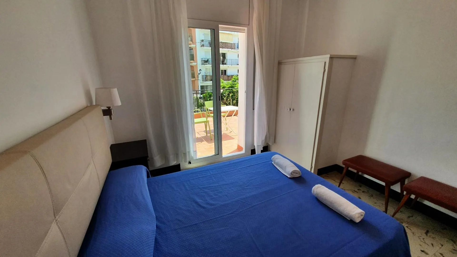 Affittacamere Hotel Hostal Cruz Tossa de Mar
