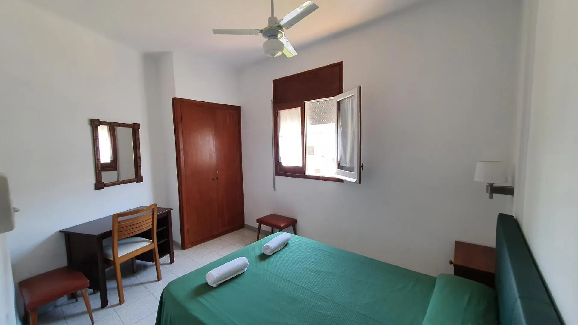 Affittacamere Hotel Hostal Cruz Tossa de Mar